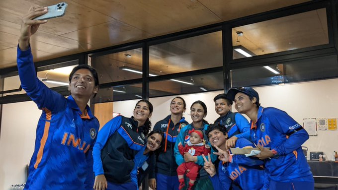 ویمنز ورلڈ کپ پیچھے رہ گیا،بھارتی ٹیم پاکستانی کپتان کی بیٹی کی گرویدہ
