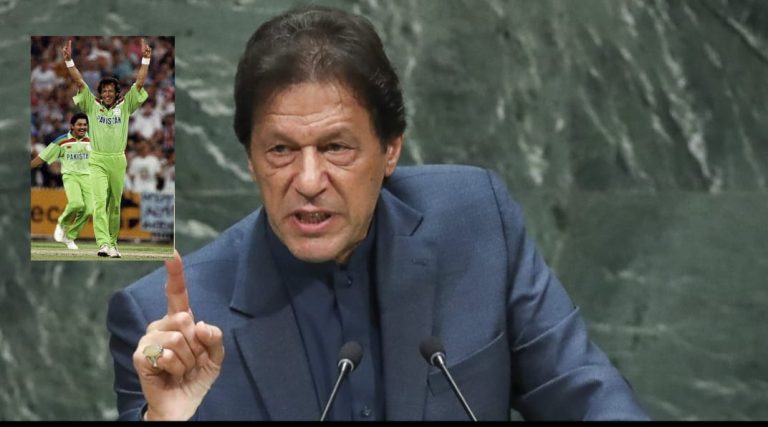 عمران خان کلین بولڈ،غیر ملکی میڈیا کی ہیڈ لائنز،مشتاق احمد کا دلاسہ
