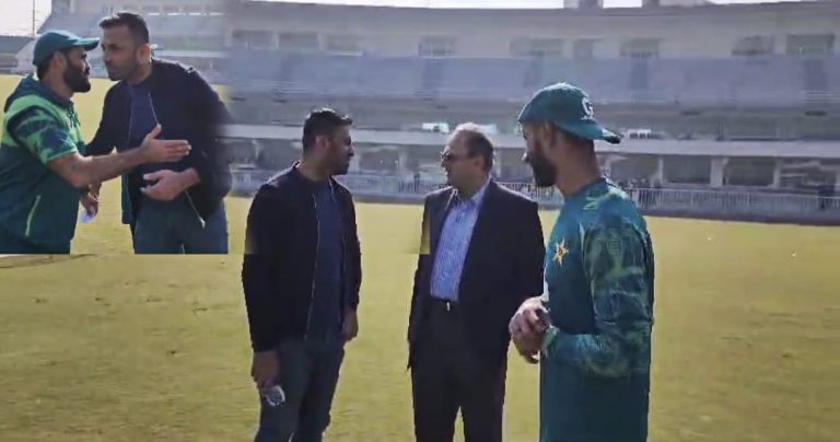 وزیر کھیل،چیف سلیکٹر وہاب ریاض کی پاکستان کرکٹ کیمپ آمد،کھلاڑیوں کی حرکات کا جائزہ،رپورٹ کسے دینے والے