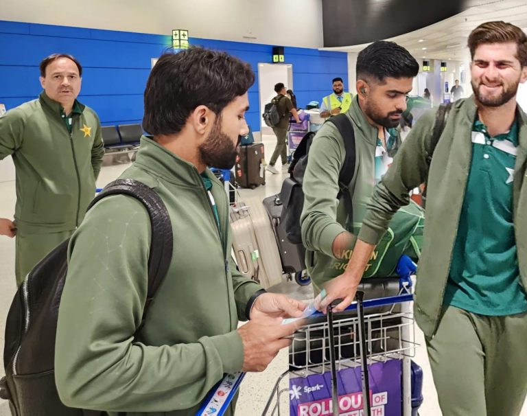 پاکستان کرکٹ ٹیم کیویز کے مقابلے پر نیوزی لینڈ اترگئی