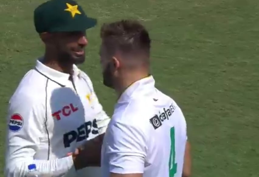 راولپنڈی میں بیٹنگ کے بعد بائولنگ بھی فلاپ،جنوبی افریقا کی تاریخی کامیابی،سیریز ڈرا کردی راولپنڈی میں بیٹنگ کے بعد بائولنگ بھی فلاپ،جنوبی افریقا کی تاریخی کامیابی،سیریز ڈرا کردی